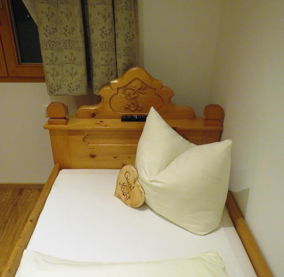 Haus Hubertus - Gaestehaus Sahler พาร์เตอเนน ภายนอก รูปภาพ