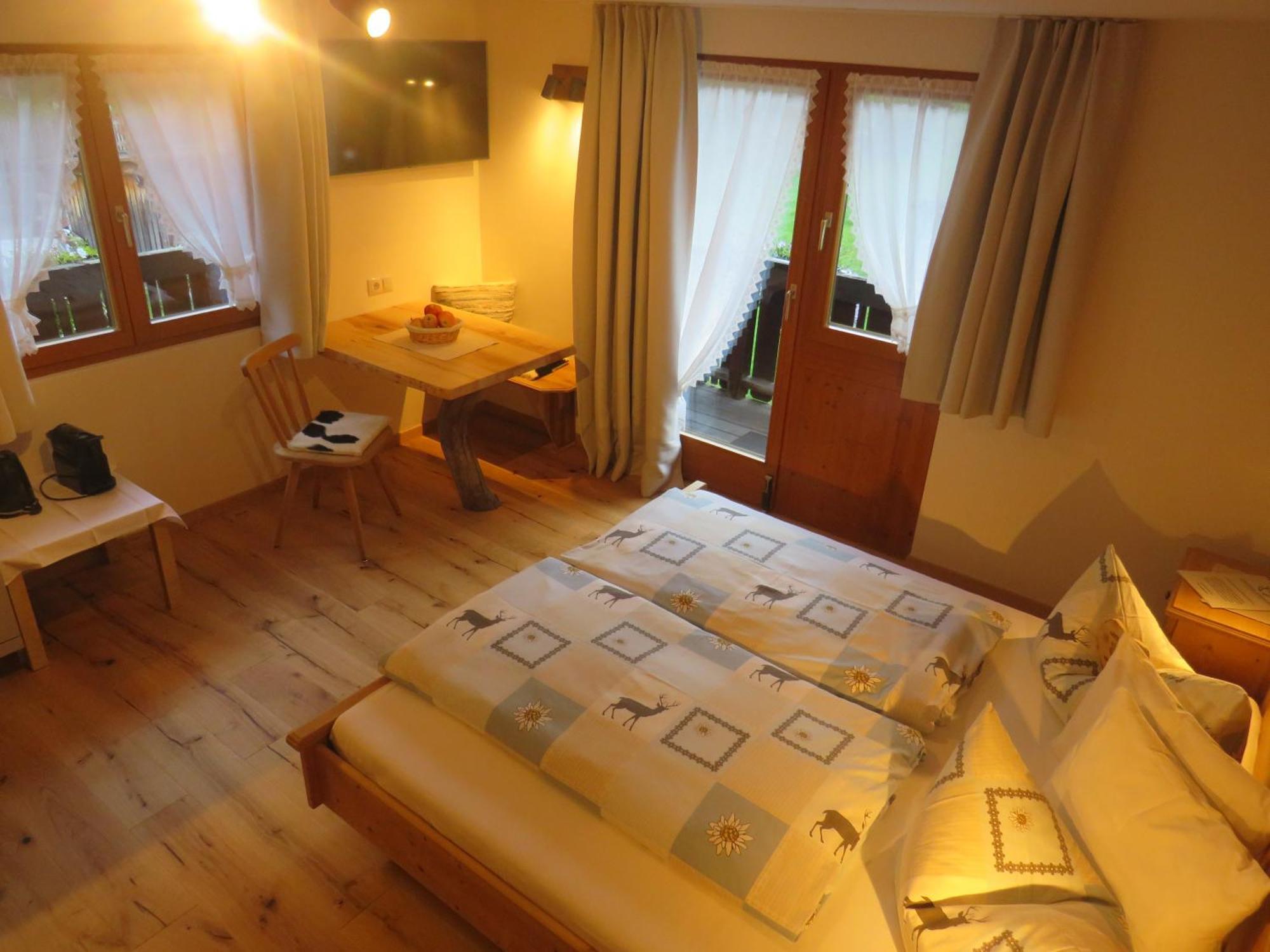Haus Hubertus - Gaestehaus Sahler พาร์เตอเนน ภายนอก รูปภาพ